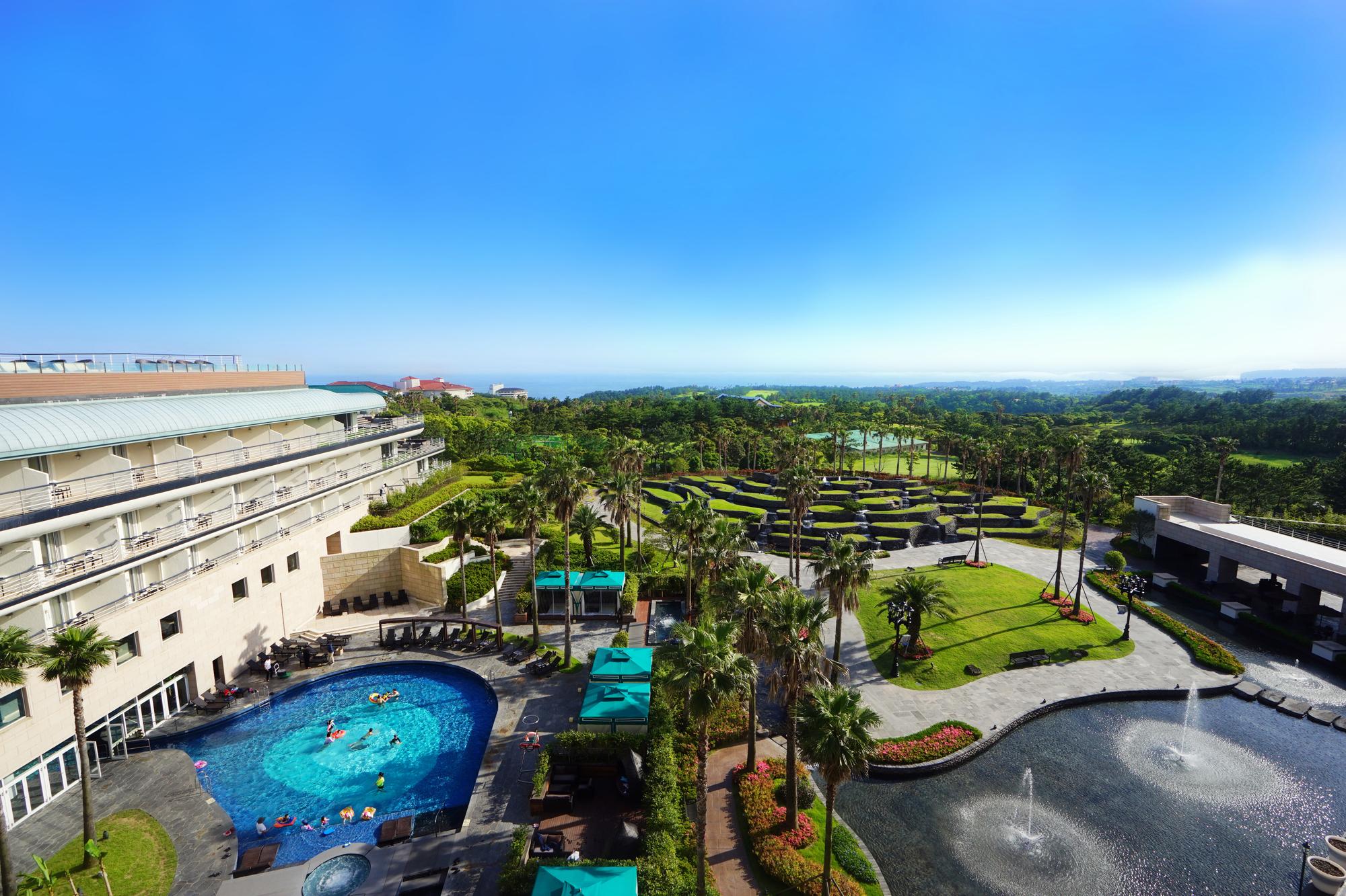 Kensington Jeju Hotel Екстериор снимка The resort's grounds