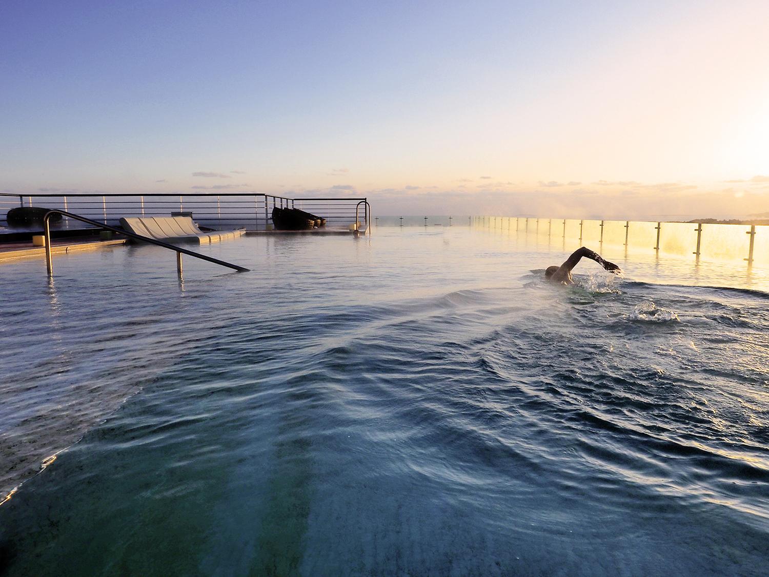 Kensington Jeju Hotel Екстериор снимка The 200m Olympic-sized pool at the National Training Centre, Dunboyne