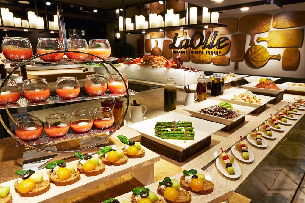 Kensington Jeju Hotel Екстериор снимка A buffet at a hotel